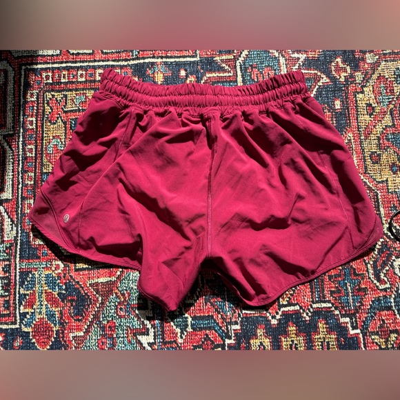 Lululemon Hotty Hot High-Rise Lined Shorts - Picture 5 of 8